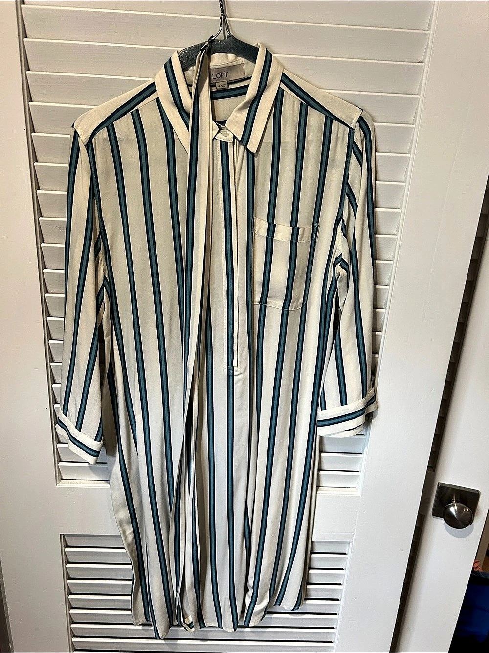 LOFT Striped Maxi Dress in Cream & Blue Size 4 Like New